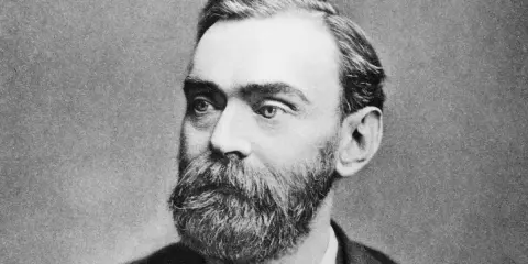 Porträtt av Alfred Nobel, svensk uppfinnare och kemist. Visste du alfred nobel fakta om hans uppfinningar?